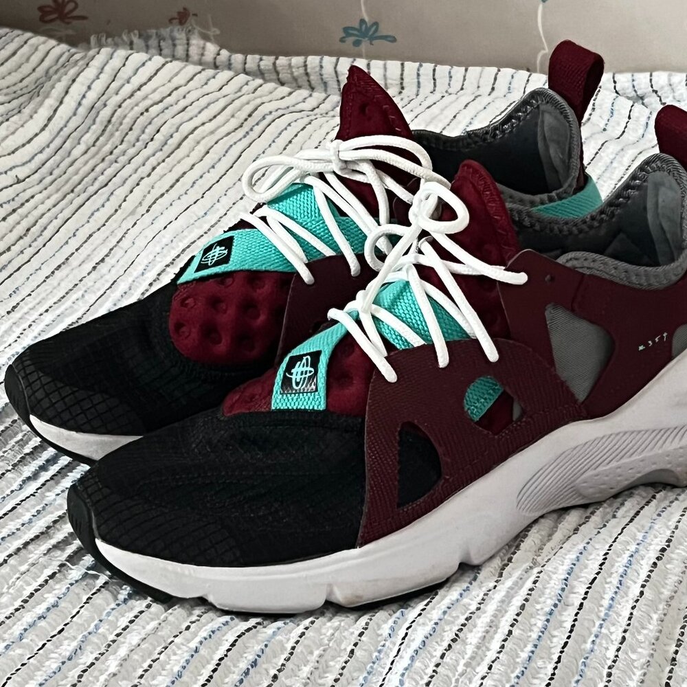Nike Huarache-Type 'Team Red'  (looks Maroon), Black, Teal BQ5102-600